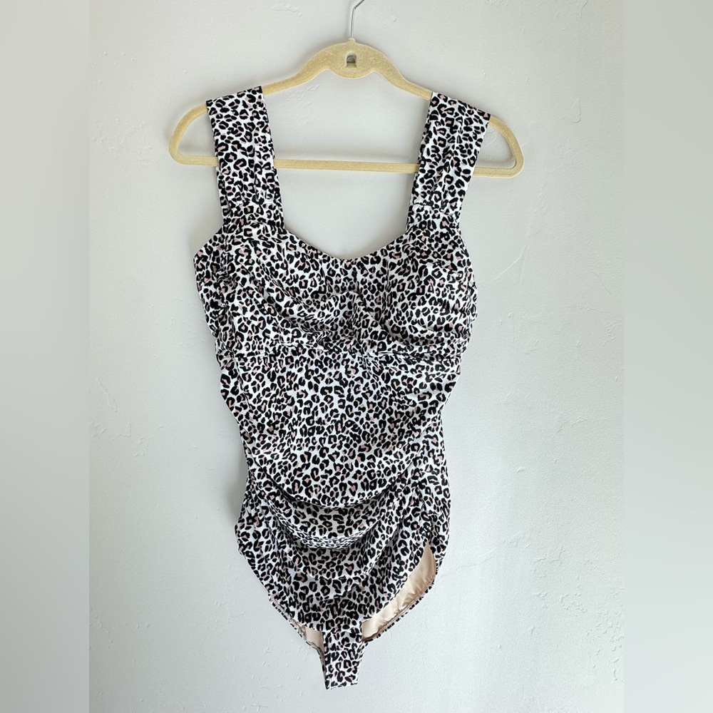 Albion The Savannah One-Piece Swimsuit Cheetah Print. Women’s XL
